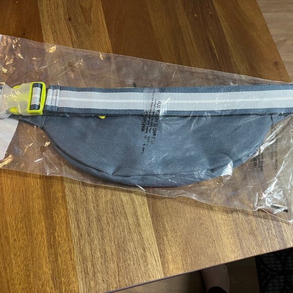 Thirty-One Slim Convertible Hip bag - New - Picture 3 of 3